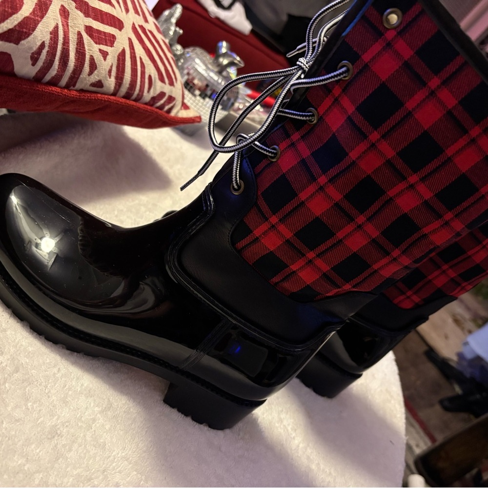 Brand New Insulated Winter/Rain Boots By ANYTHING BUT MONDAY - Size 9 - box 1